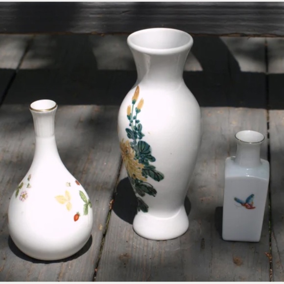 Bundle of 3 Floral Vases - 1- Vintage Wedgwood Bone China England - Picture 3 of 10